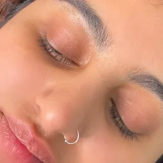 Shaped and tinted brows after a brow treatment